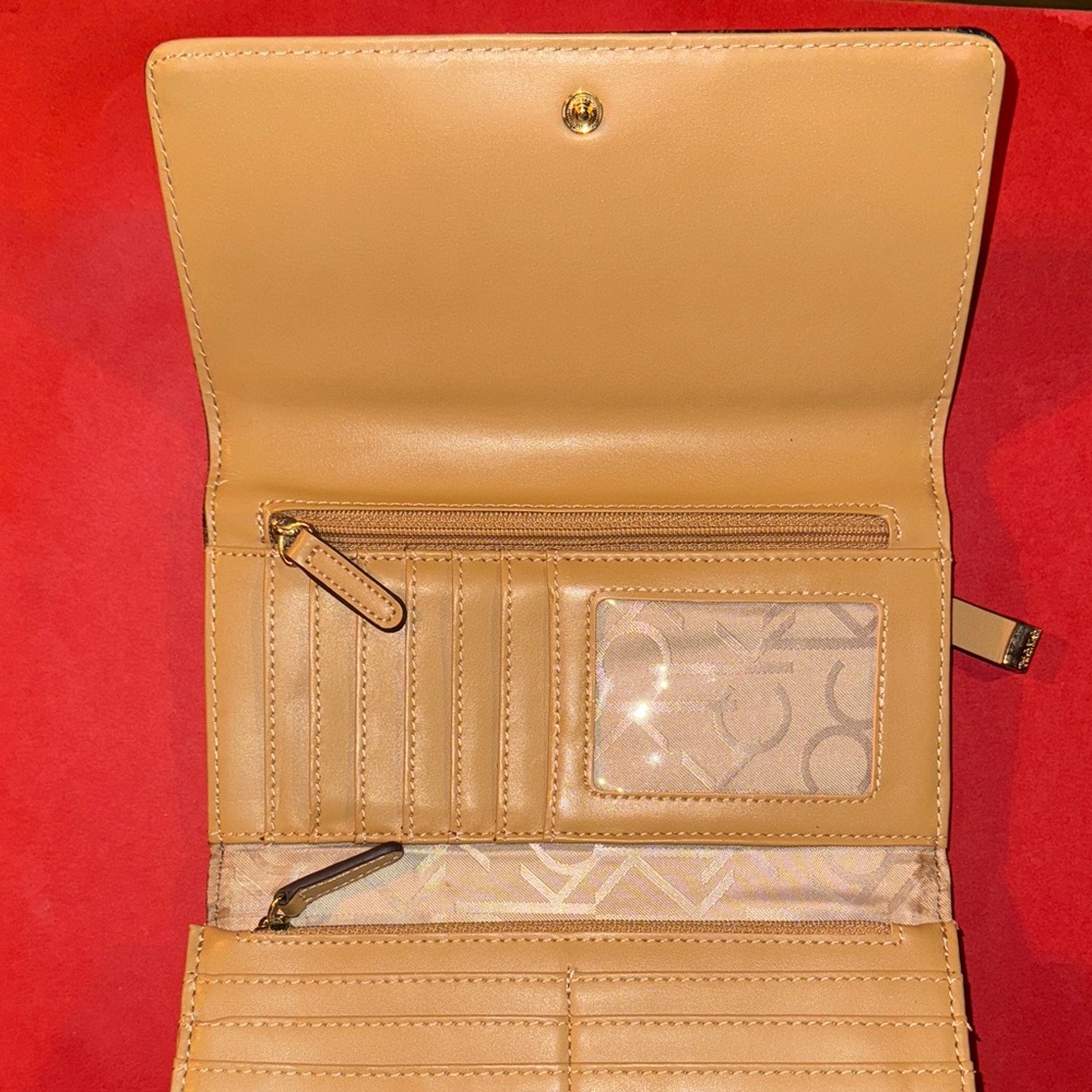 Calvin Klein Trifold Wallet in Dark Brown Signature Leather - Picture 7 of 8